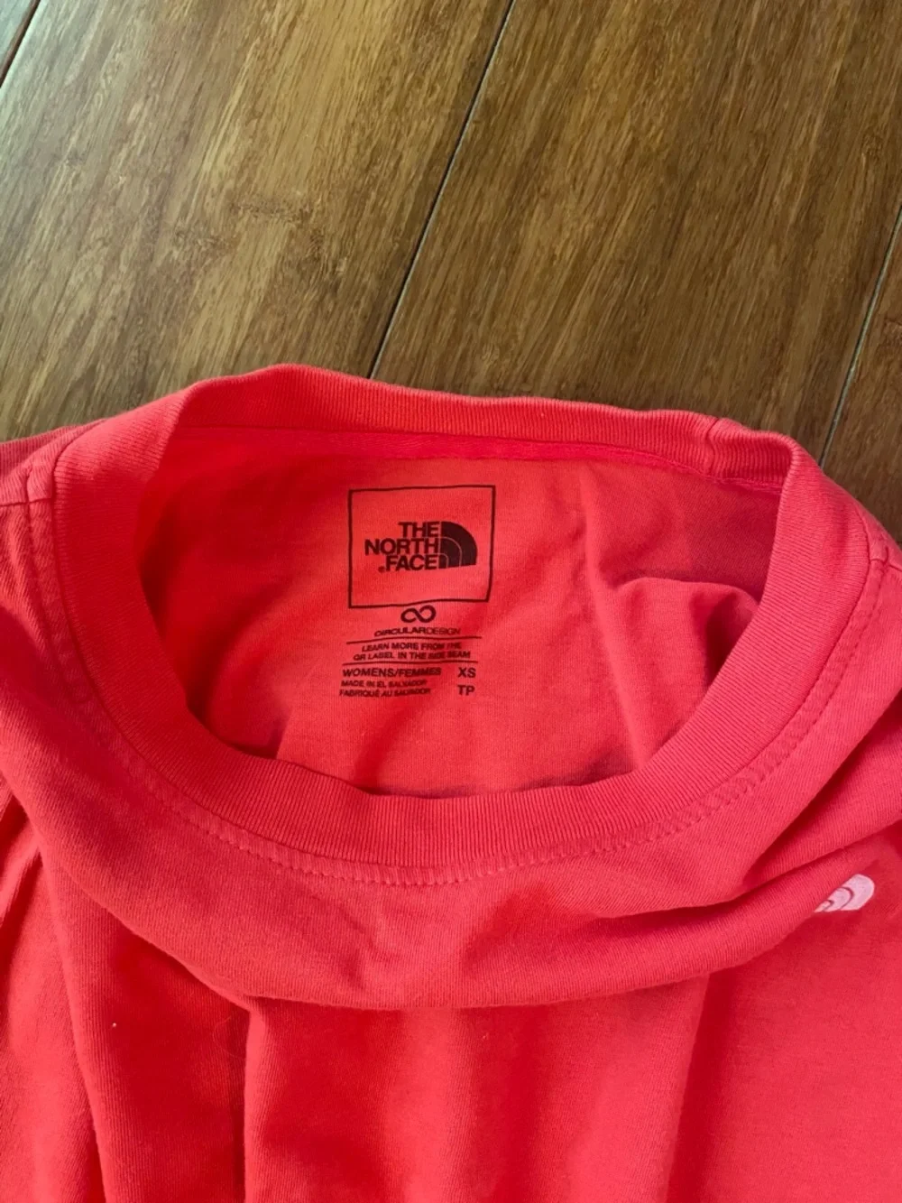 The North Face Kids Coral Red Crewneck Sweatshirt with White Logo - Picture 3 of 4